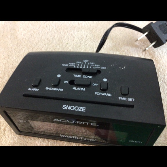 Nice Working ACU RITE Dual Electric/Battery Clock - Picture 7 of 7